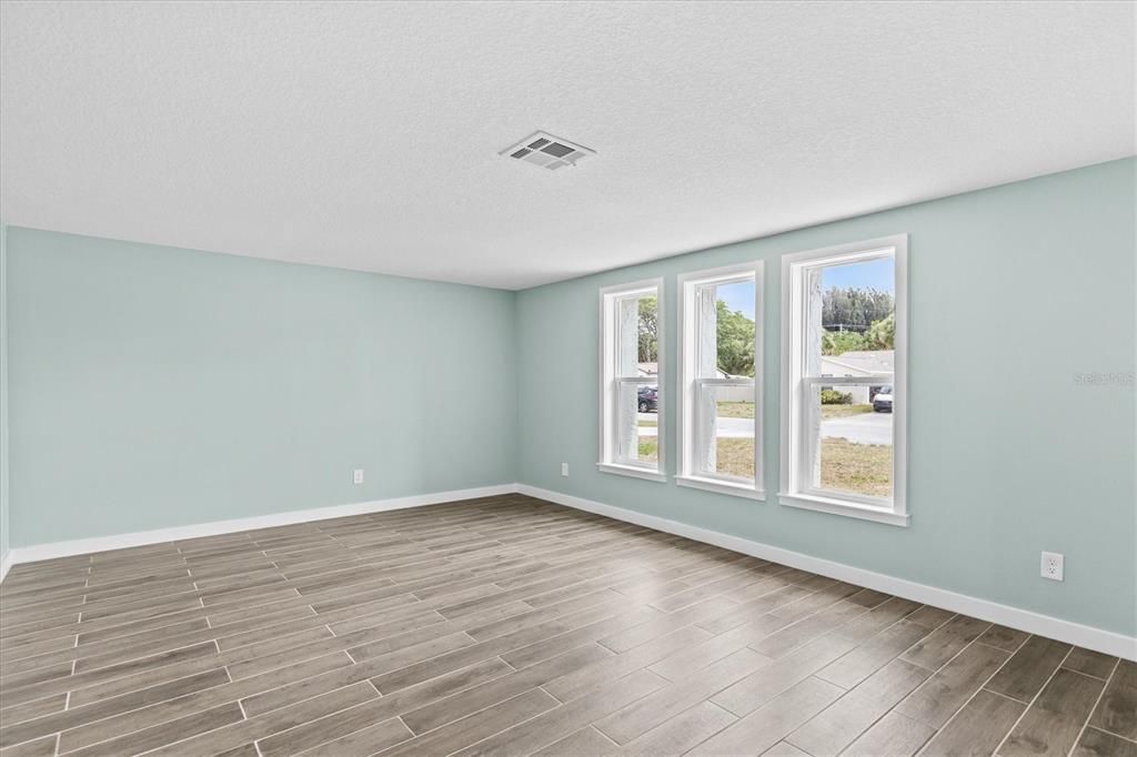 For Sale: $490,000 (3 beds, 2 baths, 1662 Square Feet)