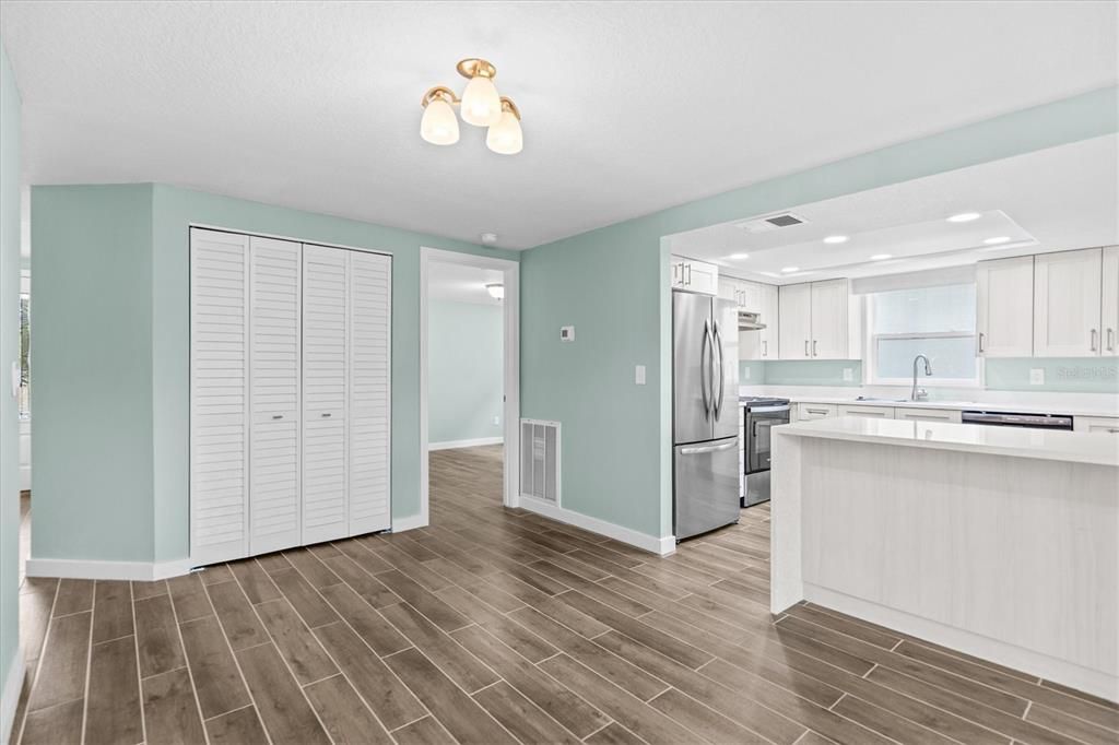 For Sale: $490,000 (3 beds, 2 baths, 1662 Square Feet)