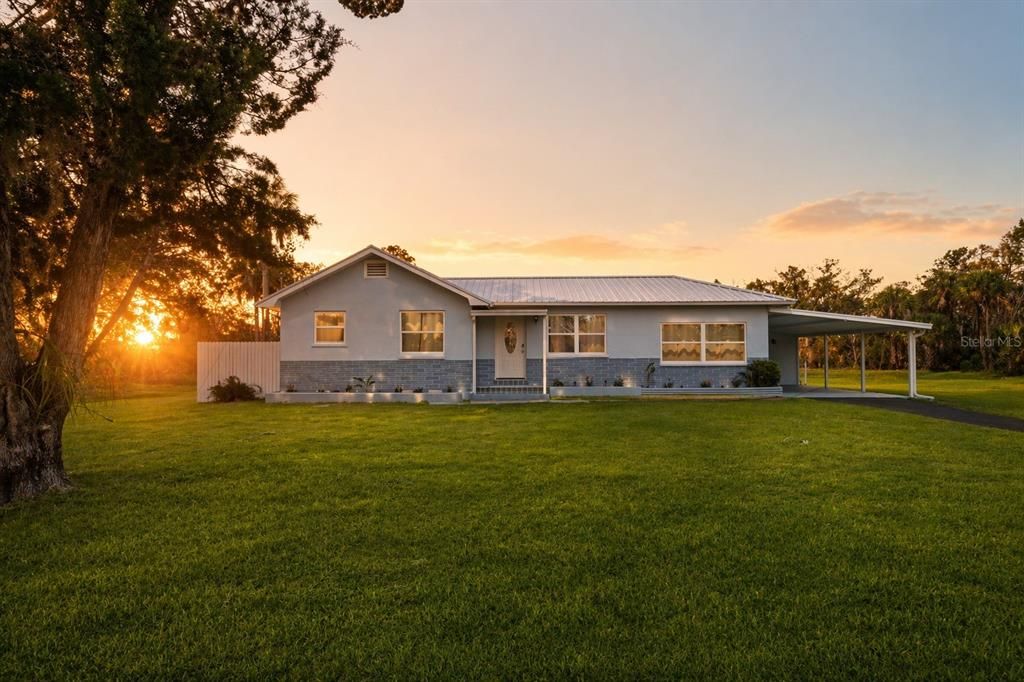 En Venta: $234,900 (4 camas, 2 baños, 1435 Pies cuadrados)