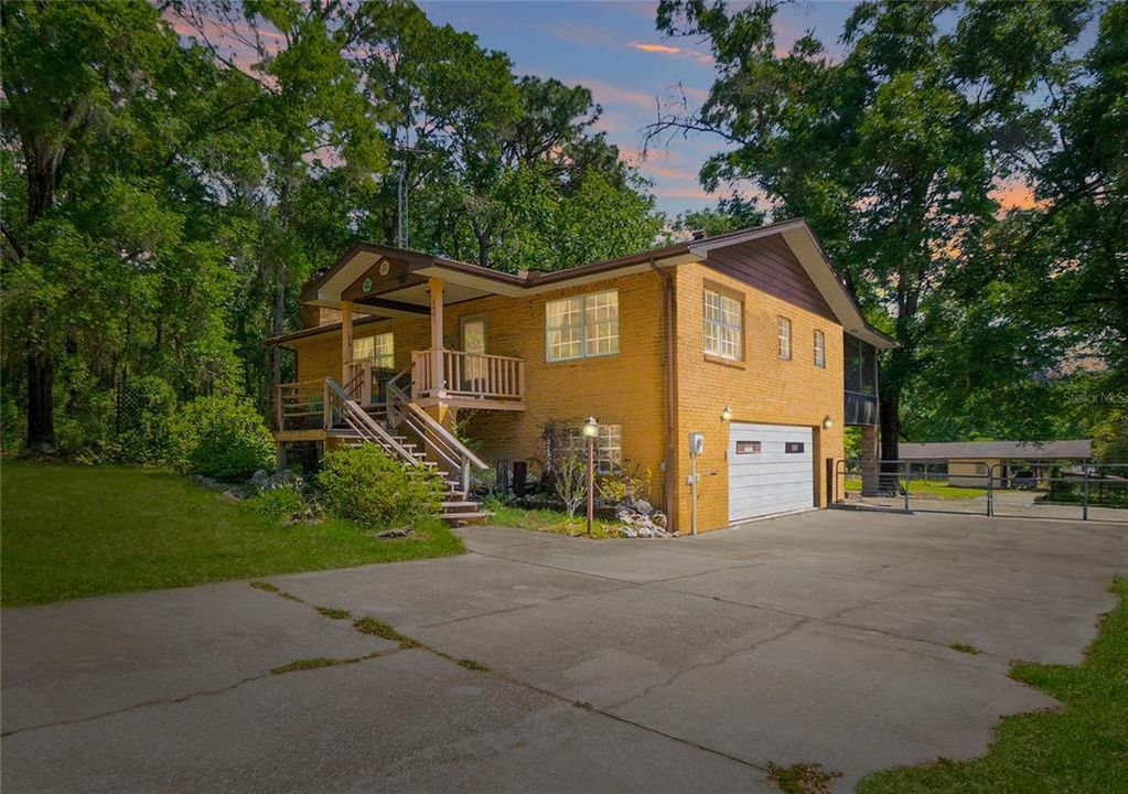 На продажу: $299,900 (3 спален, 2 ванн, 1953 Квадратных фут)