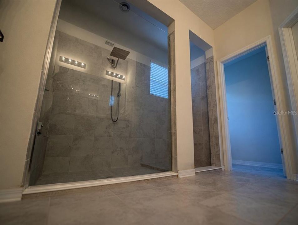For Sale: $420,000 (3 beds, 2 baths, 1849 Square Feet)