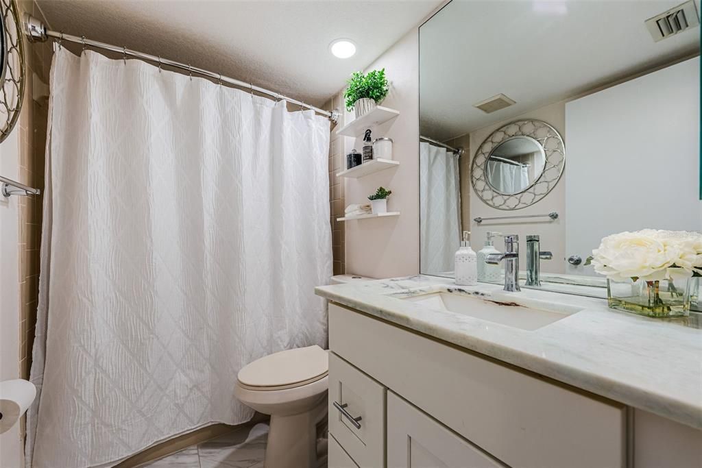 For Sale: $175,000 (2 beds, 2 baths, 1114 Square Feet)