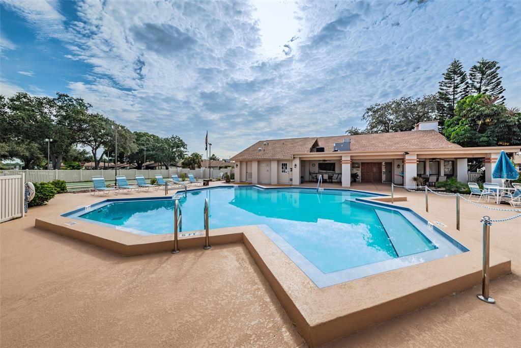 For Sale: $175,000 (2 beds, 2 baths, 1114 Square Feet)
