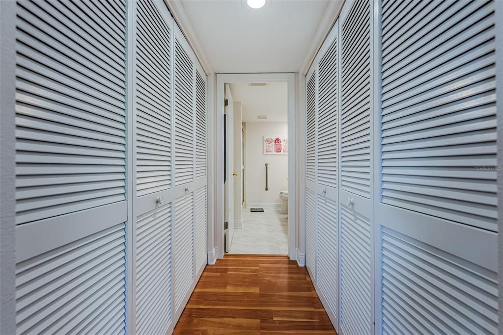 For Sale: $175,000 (2 beds, 2 baths, 1114 Square Feet)