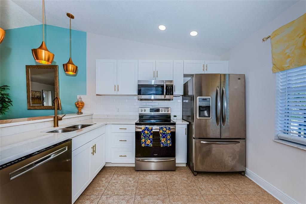 For Sale: $175,000 (2 beds, 2 baths, 1114 Square Feet)