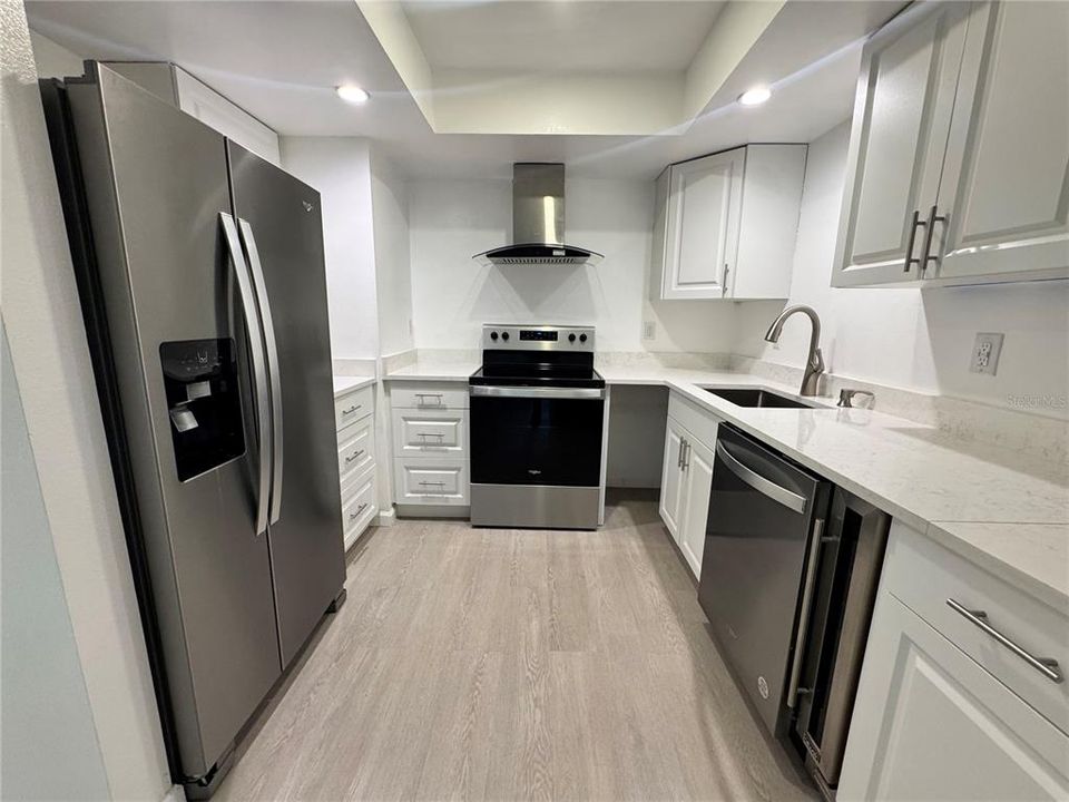Activo con contrato: $1,775 (2 camas, 2 baños, 930 Pies cuadrados)