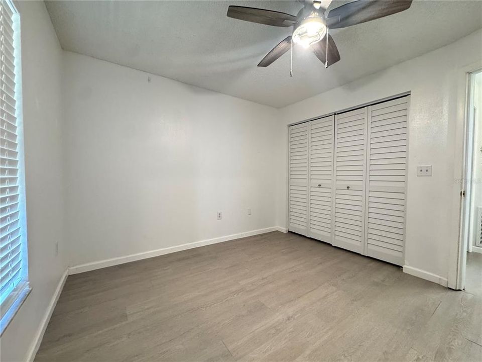 Activo con contrato: $1,775 (2 camas, 2 baños, 930 Pies cuadrados)