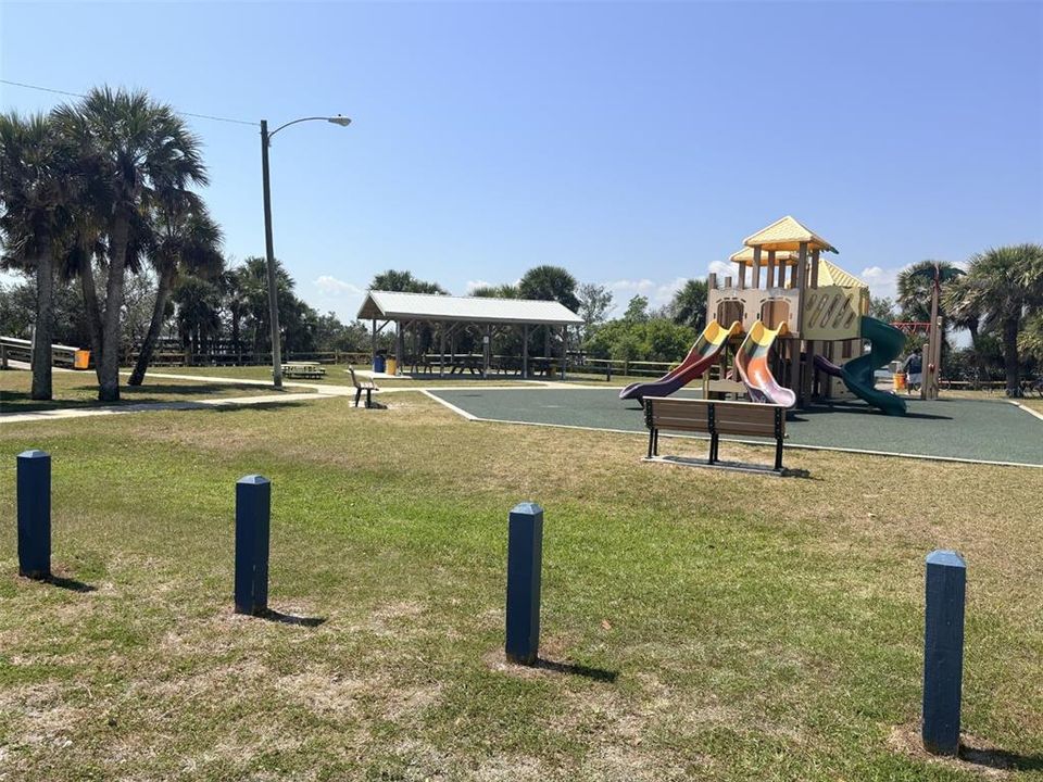 For Rent: $3,500 (2 beds, 1 baths, 900 Square Feet)