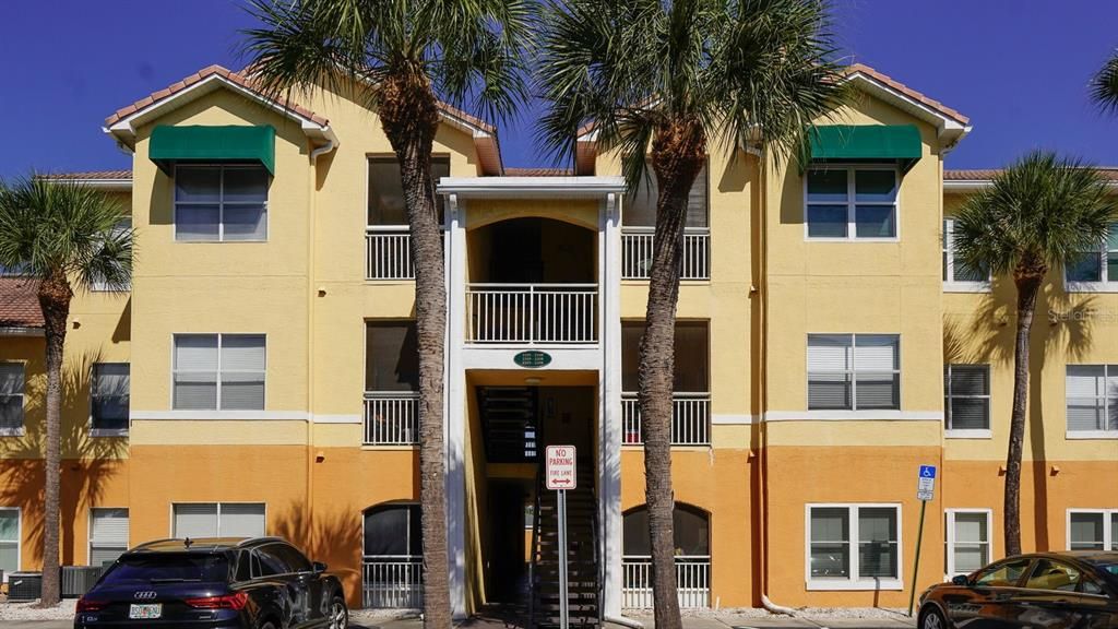 For Rent: $1,700 (1 beds, 1 baths, 672 Square Feet)