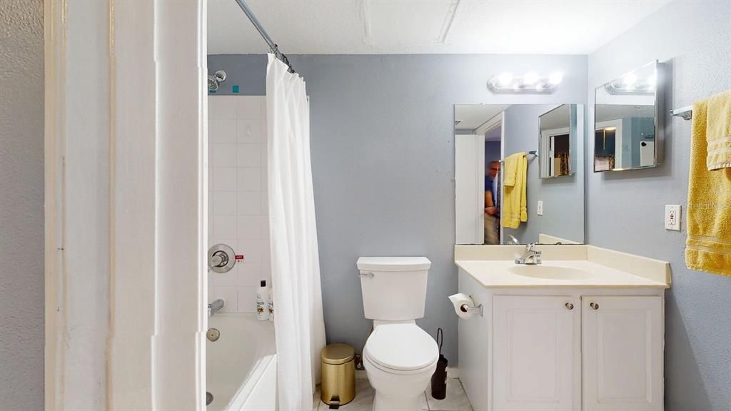 For Rent: $1,700 (1 beds, 1 baths, 672 Square Feet)