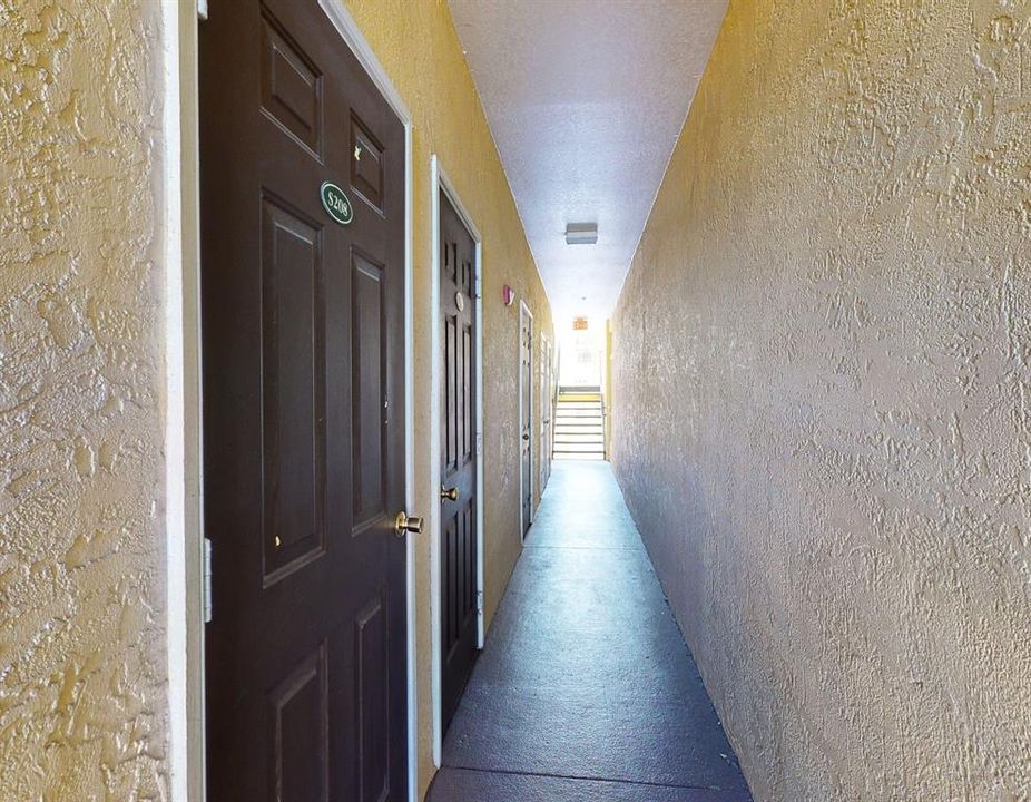 For Rent: $1,700 (1 beds, 1 baths, 672 Square Feet)