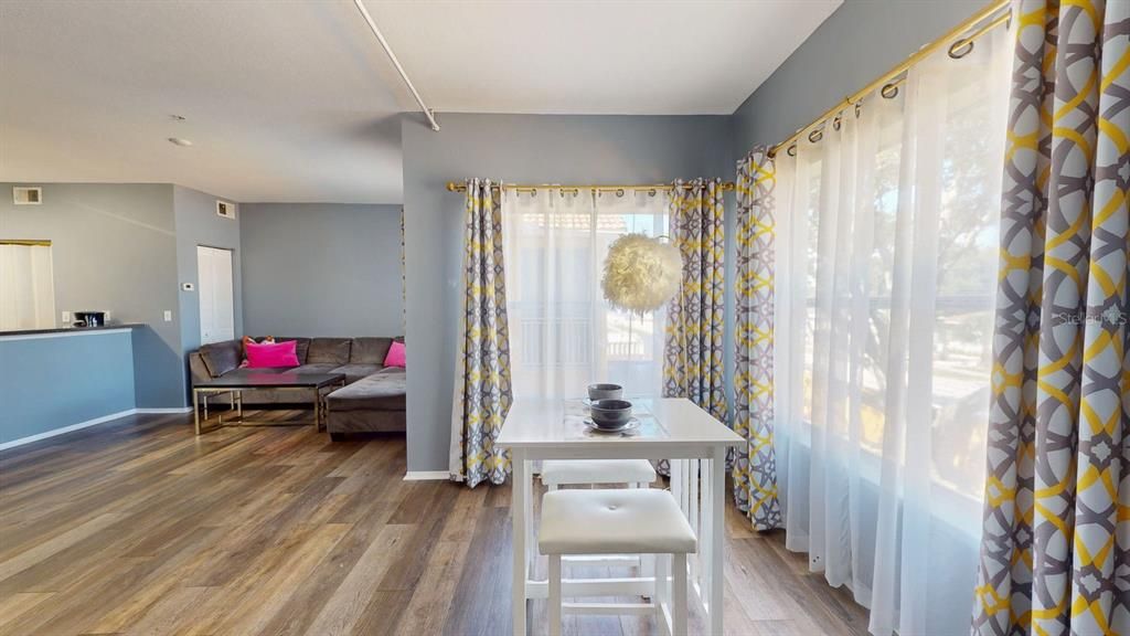 For Rent: $1,700 (1 beds, 1 baths, 672 Square Feet)