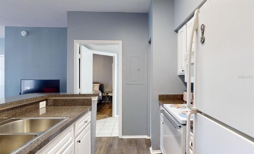 For Rent: $1,700 (1 beds, 1 baths, 672 Square Feet)