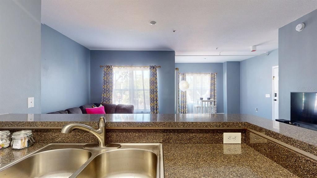 For Rent: $1,700 (1 beds, 1 baths, 672 Square Feet)