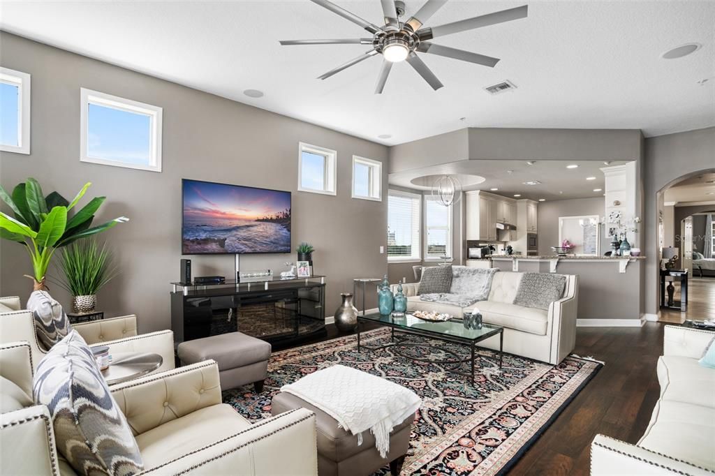 For Rent: $4,200 (3 beds, 2 baths, 2549 Square Feet)