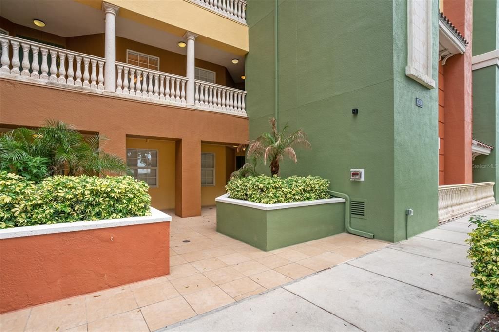 For Rent: $4,200 (3 beds, 2 baths, 2549 Square Feet)