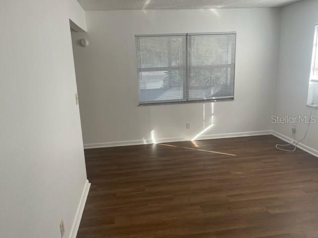 В аренду: $1,295 (2 спален, 1 ванн, 832 Квадратных фут)