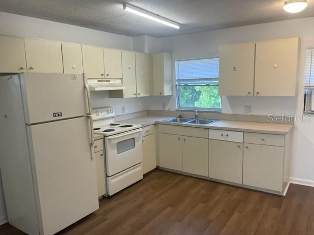 В аренду: $1,295 (2 спален, 1 ванн, 832 Квадратных фут)