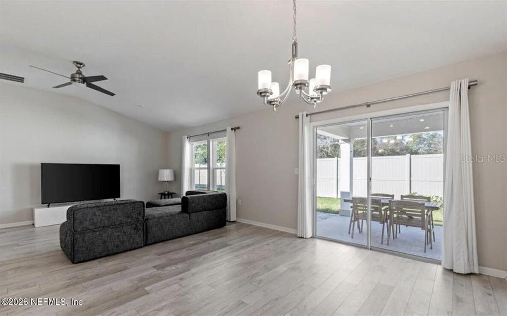 For Rent: $2,500 (3 beds, 2 baths, 1608 Square Feet)