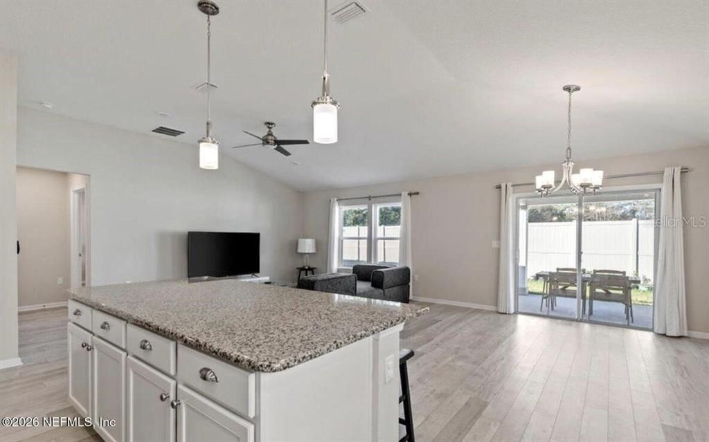For Rent: $2,500 (3 beds, 2 baths, 1608 Square Feet)