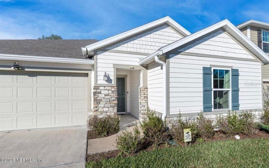 For Rent: $2,500 (3 beds, 2 baths, 1608 Square Feet)