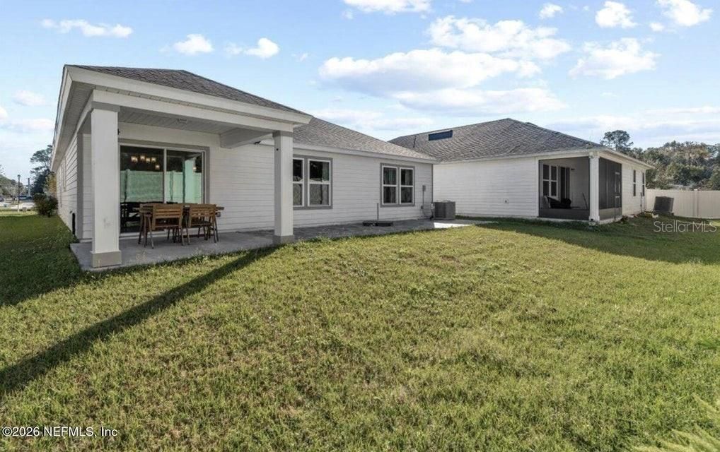 For Rent: $2,500 (3 beds, 2 baths, 1608 Square Feet)