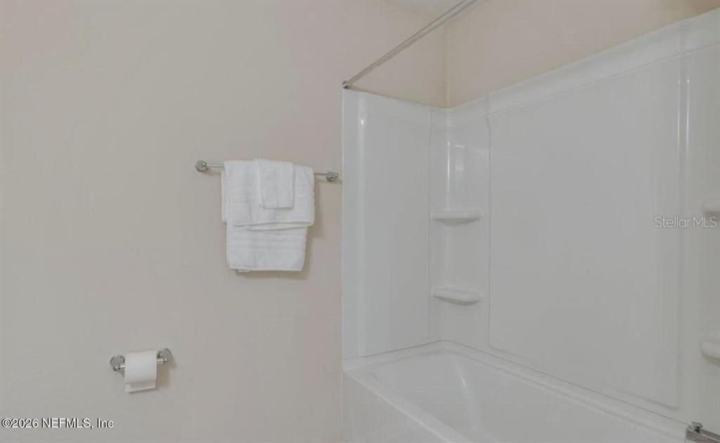 For Rent: $2,500 (3 beds, 2 baths, 1608 Square Feet)