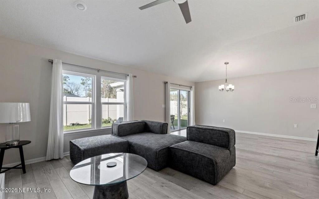 For Rent: $2,500 (3 beds, 2 baths, 1608 Square Feet)
