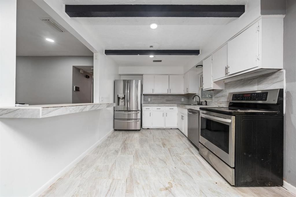 В аренду: $2,900 (4 спален, 2 ванн, 1467 Квадратных фут)