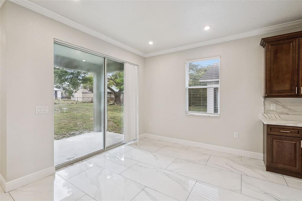 En Venta: $345,000 (4 camas, 2 baños, 1851 Pies cuadrados)