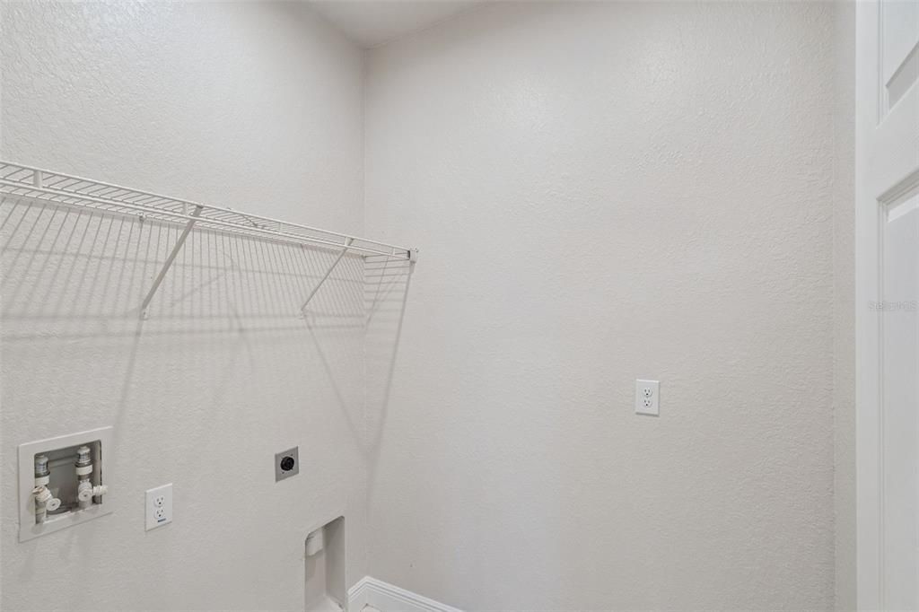 En Venta: $345,000 (4 camas, 2 baños, 1851 Pies cuadrados)