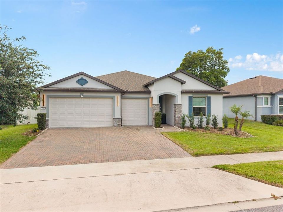 En Venta: $799,999 (4 camas, 3 baños, 2692 Pies cuadrados)