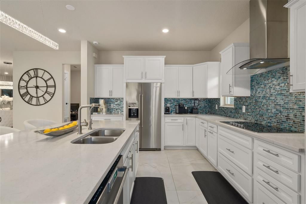 En Venta: $799,999 (4 camas, 3 baños, 2692 Pies cuadrados)