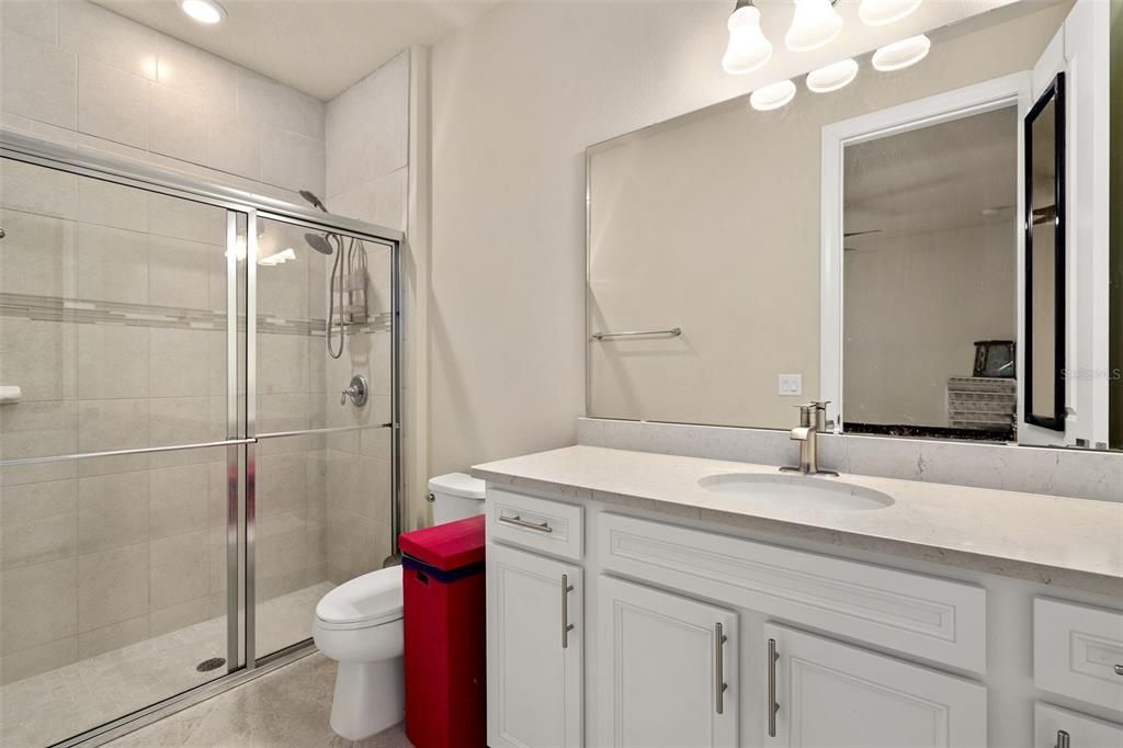 En Venta: $799,999 (4 camas, 3 baños, 2692 Pies cuadrados)