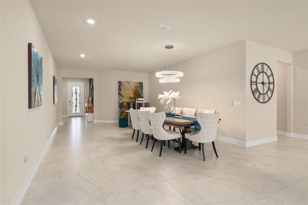En Venta: $799,999 (4 camas, 3 baños, 2692 Pies cuadrados)