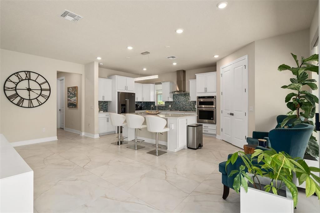 En Venta: $799,999 (4 camas, 3 baños, 2692 Pies cuadrados)