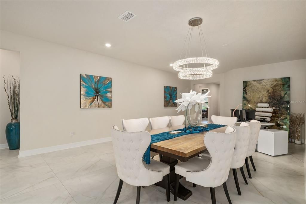 En Venta: $799,999 (4 camas, 3 baños, 2692 Pies cuadrados)