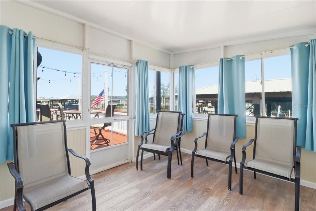 En Venta: $399,999 (2 camas, 2 baños, 1046 Pies cuadrados)
