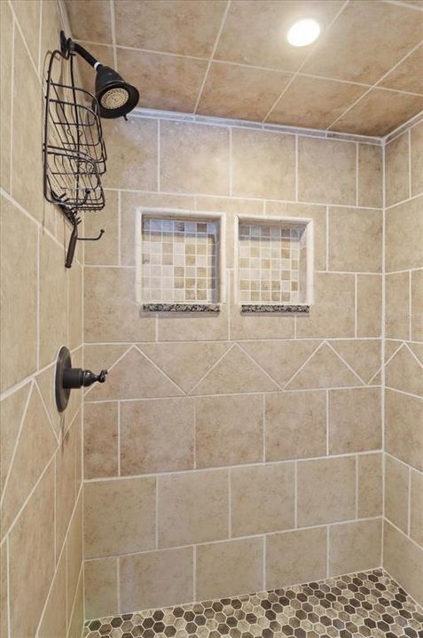 En Venta: $399,999 (2 camas, 2 baños, 1046 Pies cuadrados)