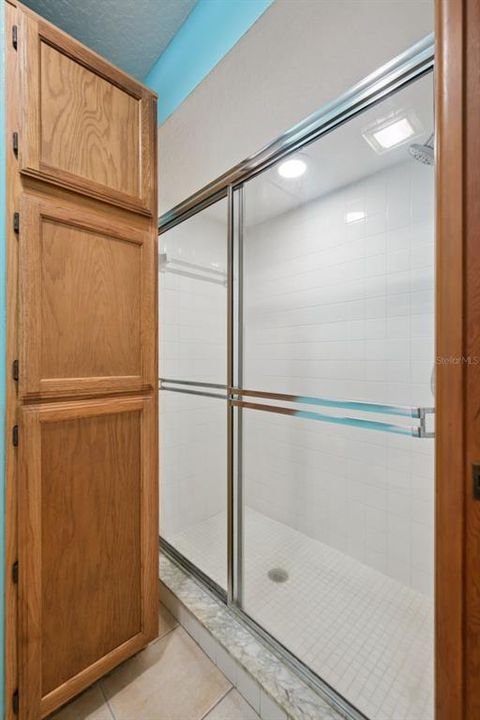 Под контрактом: $425,000 (3 спален, 2 ванн, 1819 Квадратных фут)