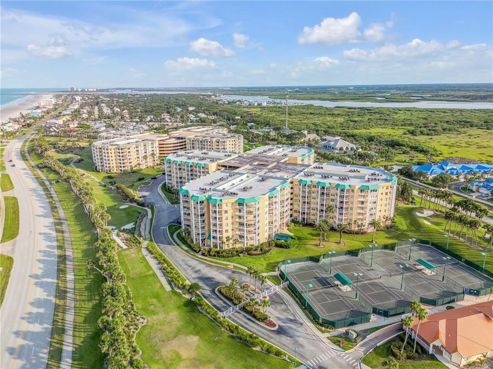 Под контрактом: $395,000 (2 спален, 2 ванн, 1438 Квадратных фут)
