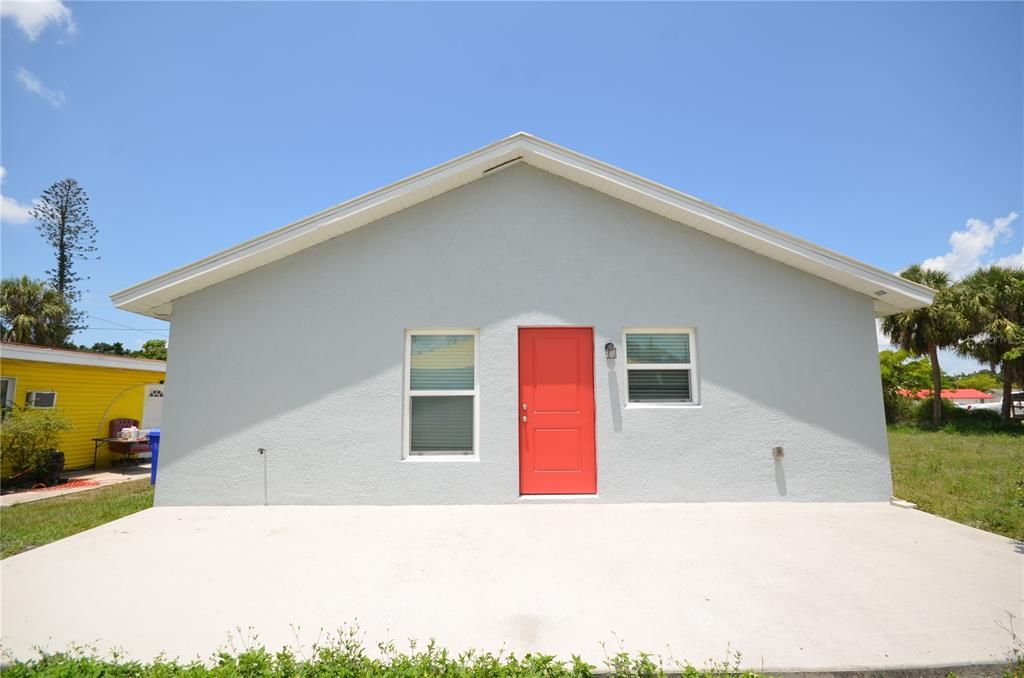 For Rent: $2,200 (3 beds, 2 baths, 1193 Square Feet)