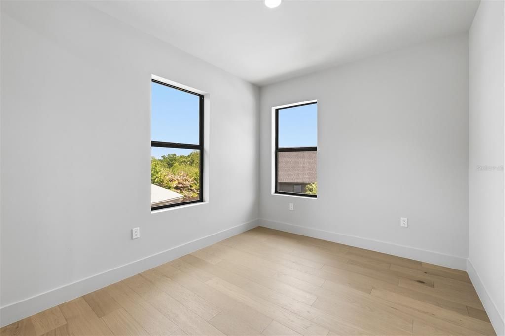На продажу: $1,599,000 (5 спален, 4 ванн, 3389 Квадратных фут)