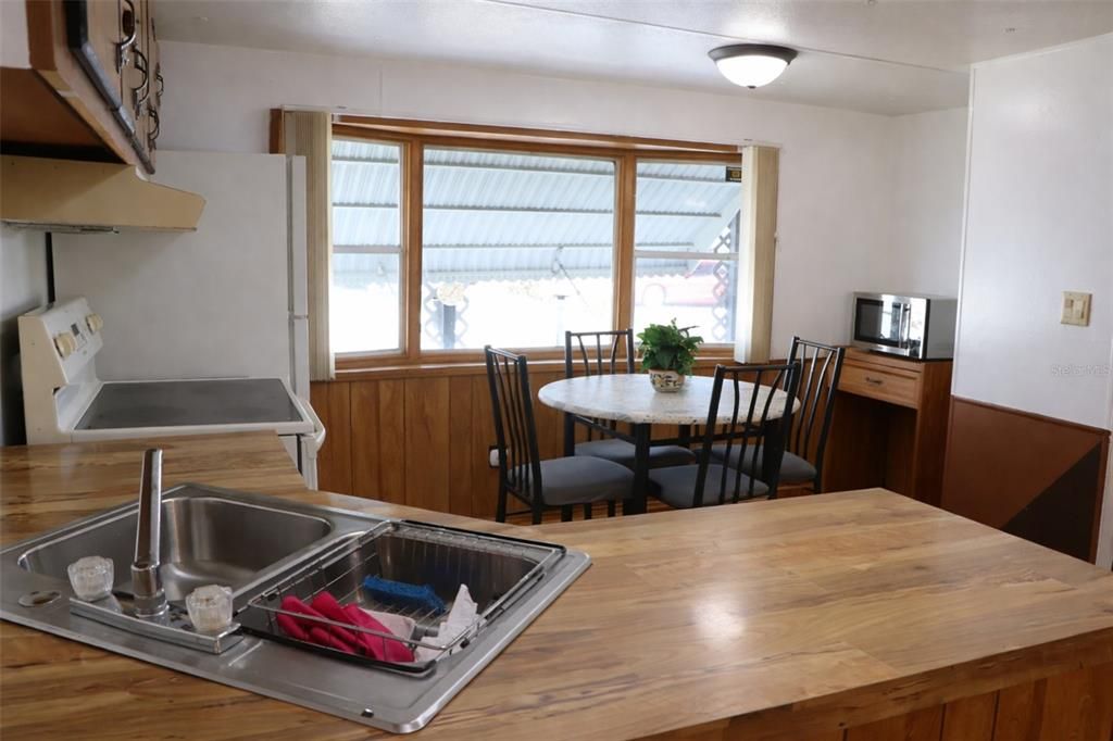 For Sale: $89,000 (2 beds, 1 baths, 672 Square Feet)