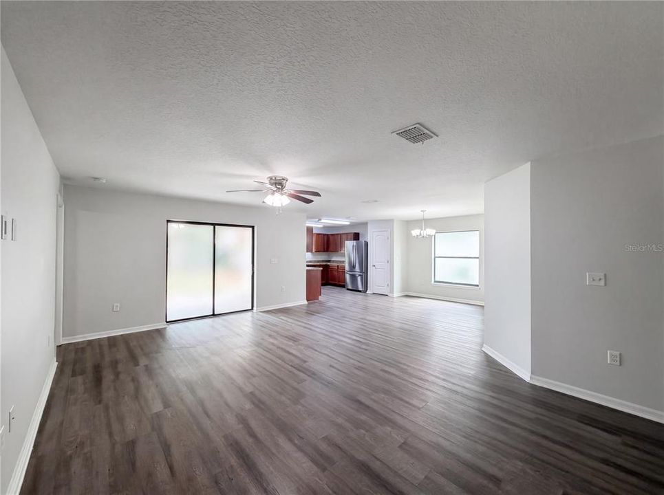 En Venta: $286,000 (3 camas, 2 baños, 1629 Pies cuadrados)