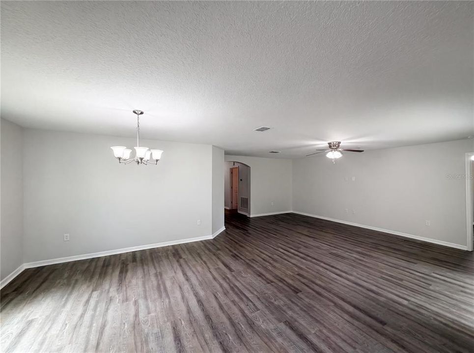 En Venta: $286,000 (3 camas, 2 baños, 1629 Pies cuadrados)