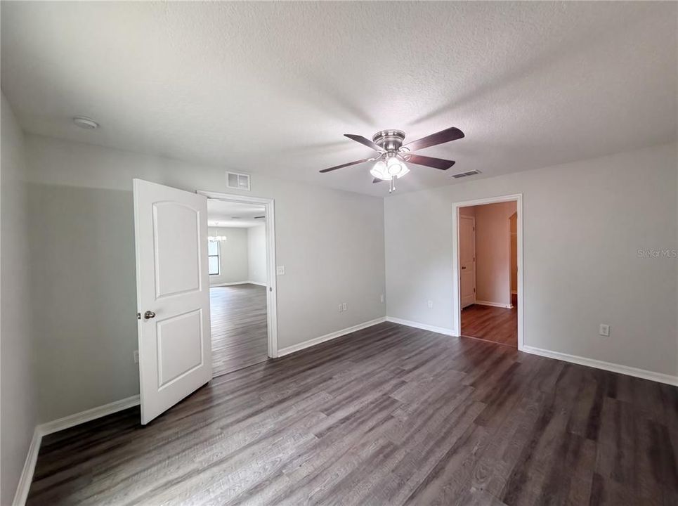 En Venta: $286,000 (3 camas, 2 baños, 1629 Pies cuadrados)