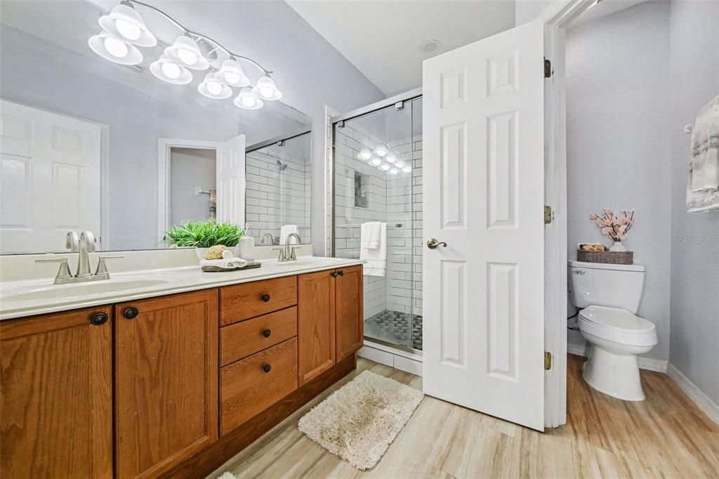 Active With Contract: $310,000 (2 beds, 2 baths, 1516 Square Feet)