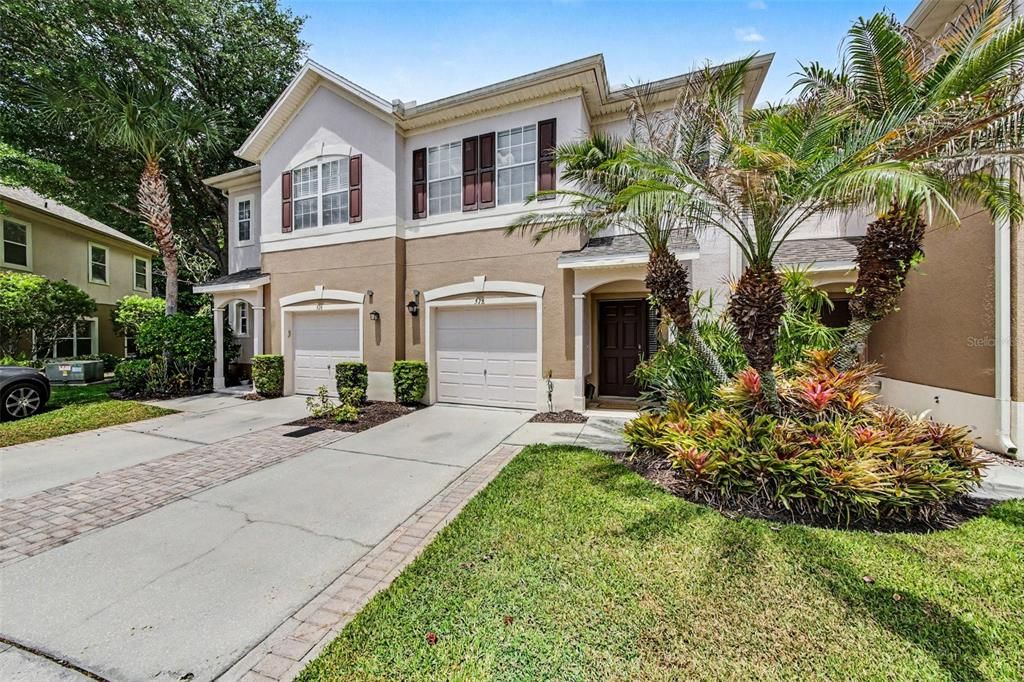 Active With Contract: $310,000 (2 beds, 2 baths, 1516 Square Feet)