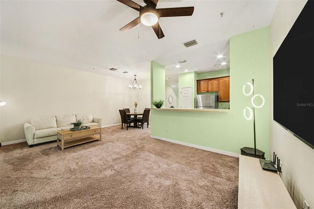Active With Contract: $310,000 (2 beds, 2 baths, 1516 Square Feet)